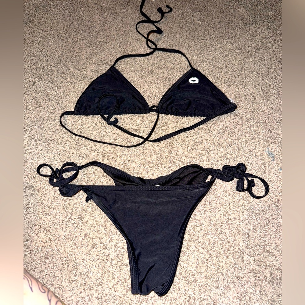 Vixxon black bikini set triangle top and cheeky bottom size Medium